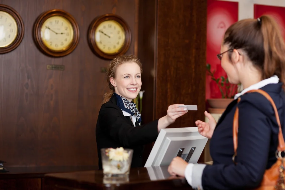 CONVOCATORIA PARA TRABAJAR EN HOTELES |